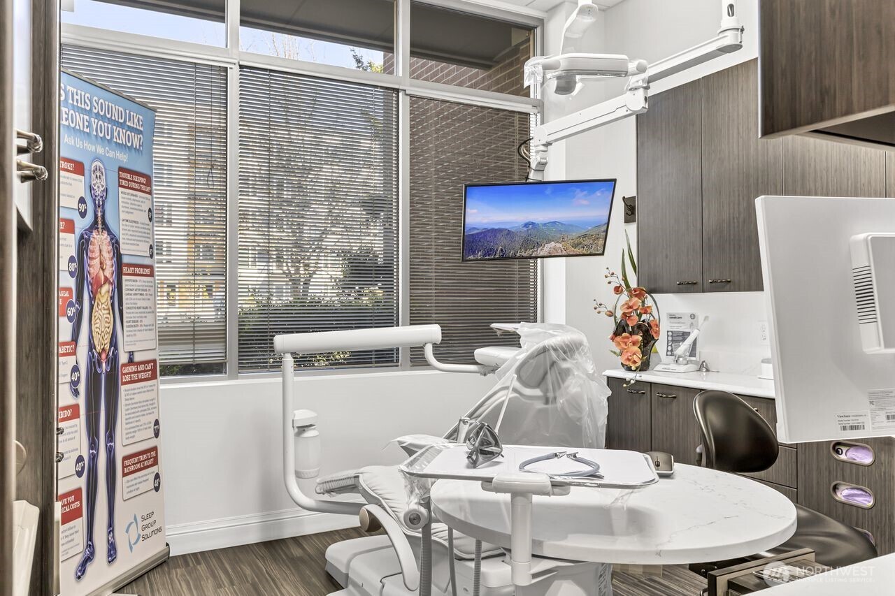 15419 NE 20th Street , Bellevue, WA 98007