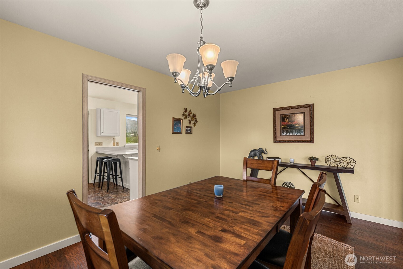 9950 North Road , Leavenworth, WA 98826