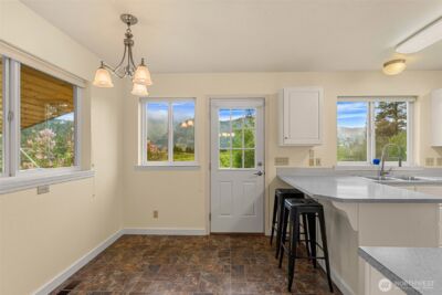 9950 North Road , Leavenworth, WA 98826 - Photo 16