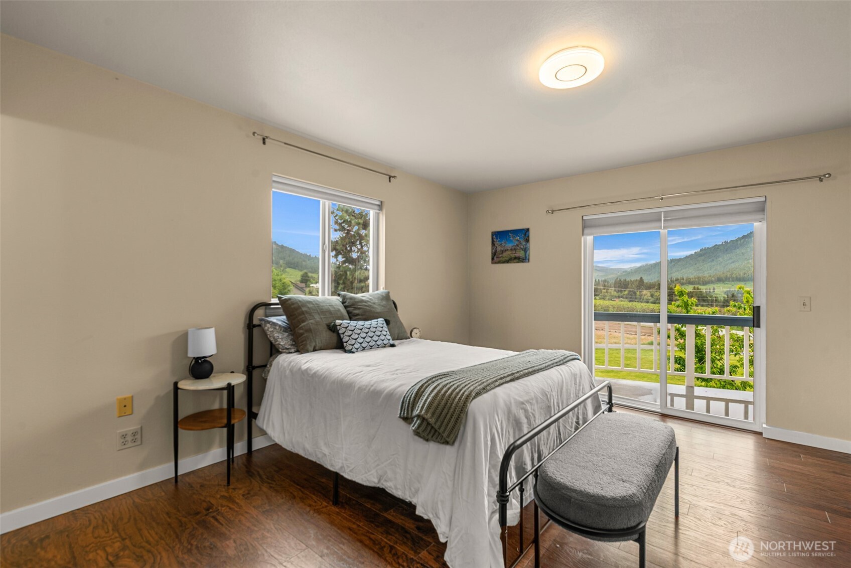9950 North Road , Leavenworth, WA 98826