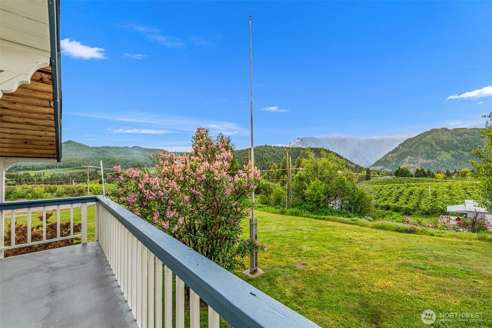 9950 North Road , Leavenworth, WA 98826