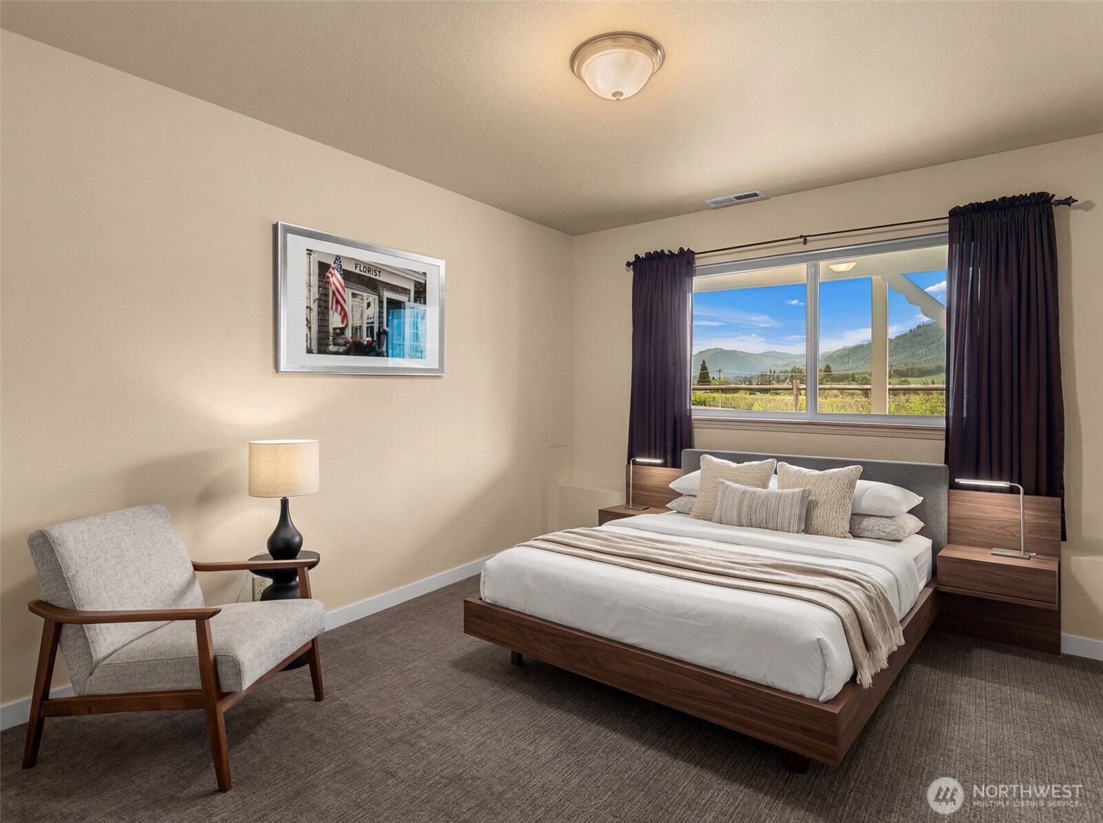 9950 North Road , Leavenworth, WA 98826