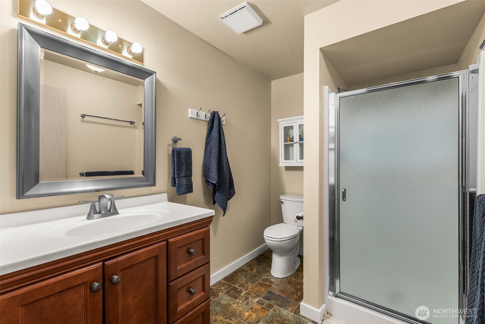 9950 North Road , Leavenworth, WA 98826