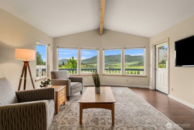 9950 North Road , Leavenworth, WA 98826 - Photo 10