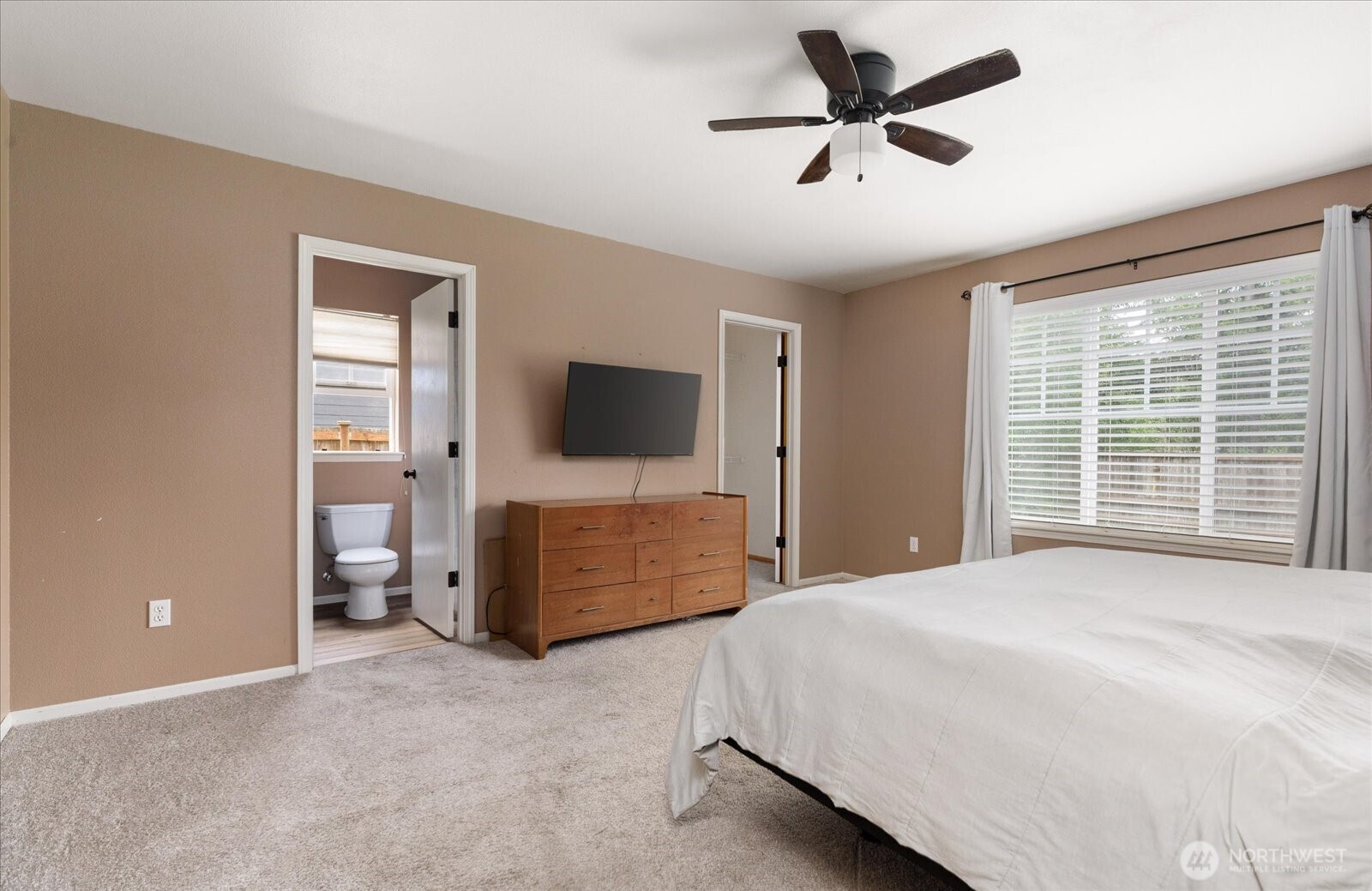 1958 SW Rock Rose Drive , Oak Harbor, WA 98277
