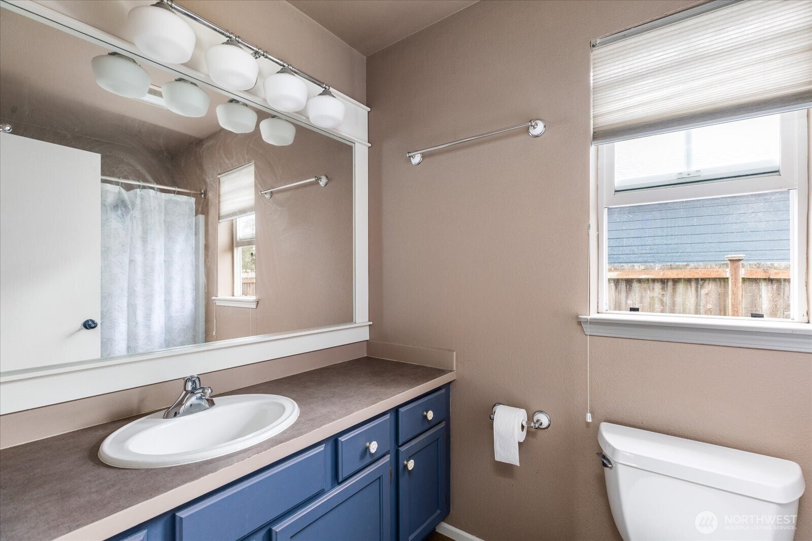 1958 SW Rock Rose Drive , Oak Harbor, WA 98277