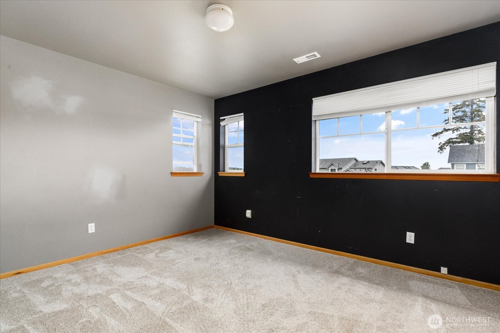 1958 SW Rock Rose Drive , Oak Harbor, WA 98277