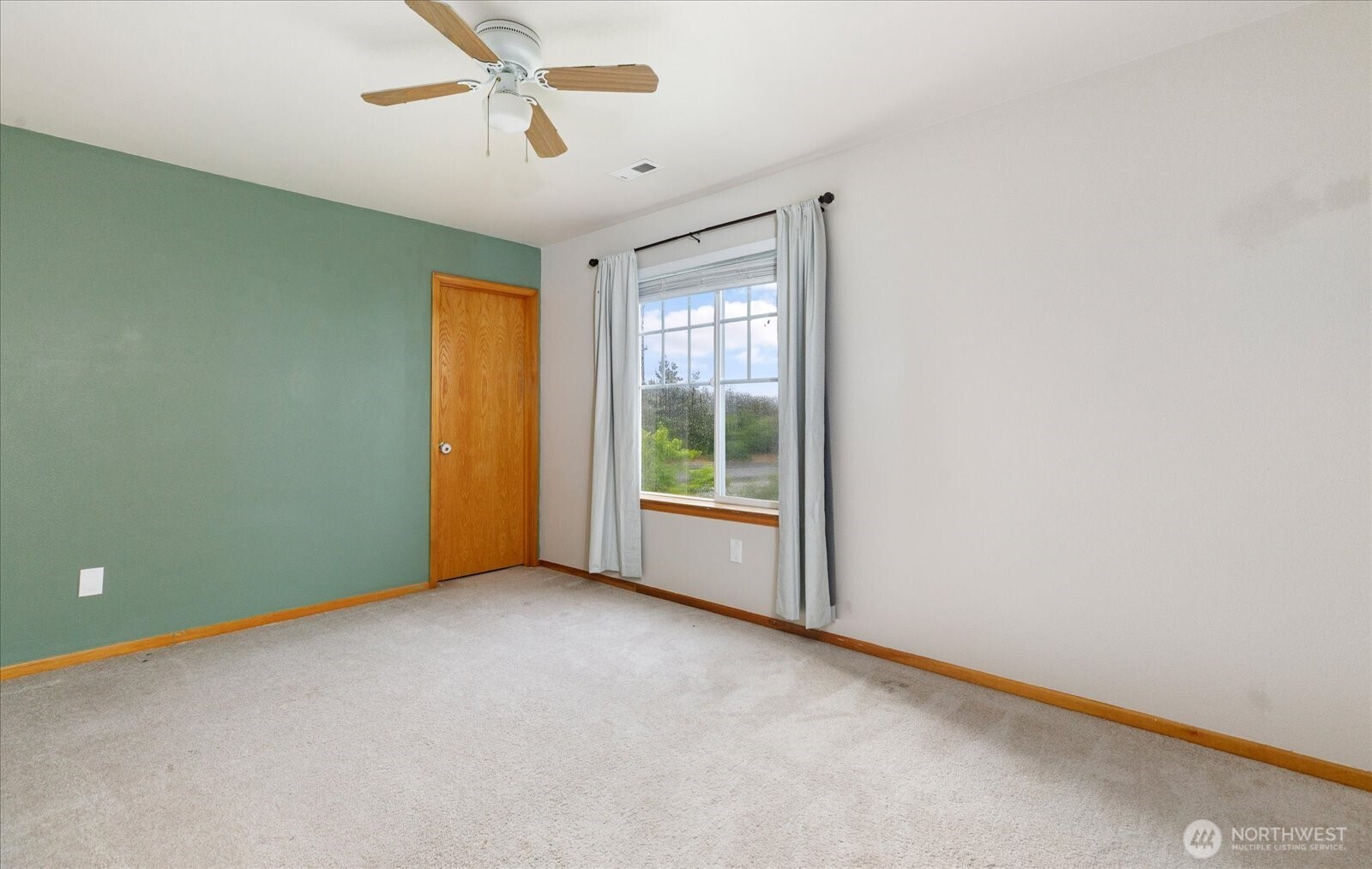 1958 SW Rock Rose Drive , Oak Harbor, WA 98277