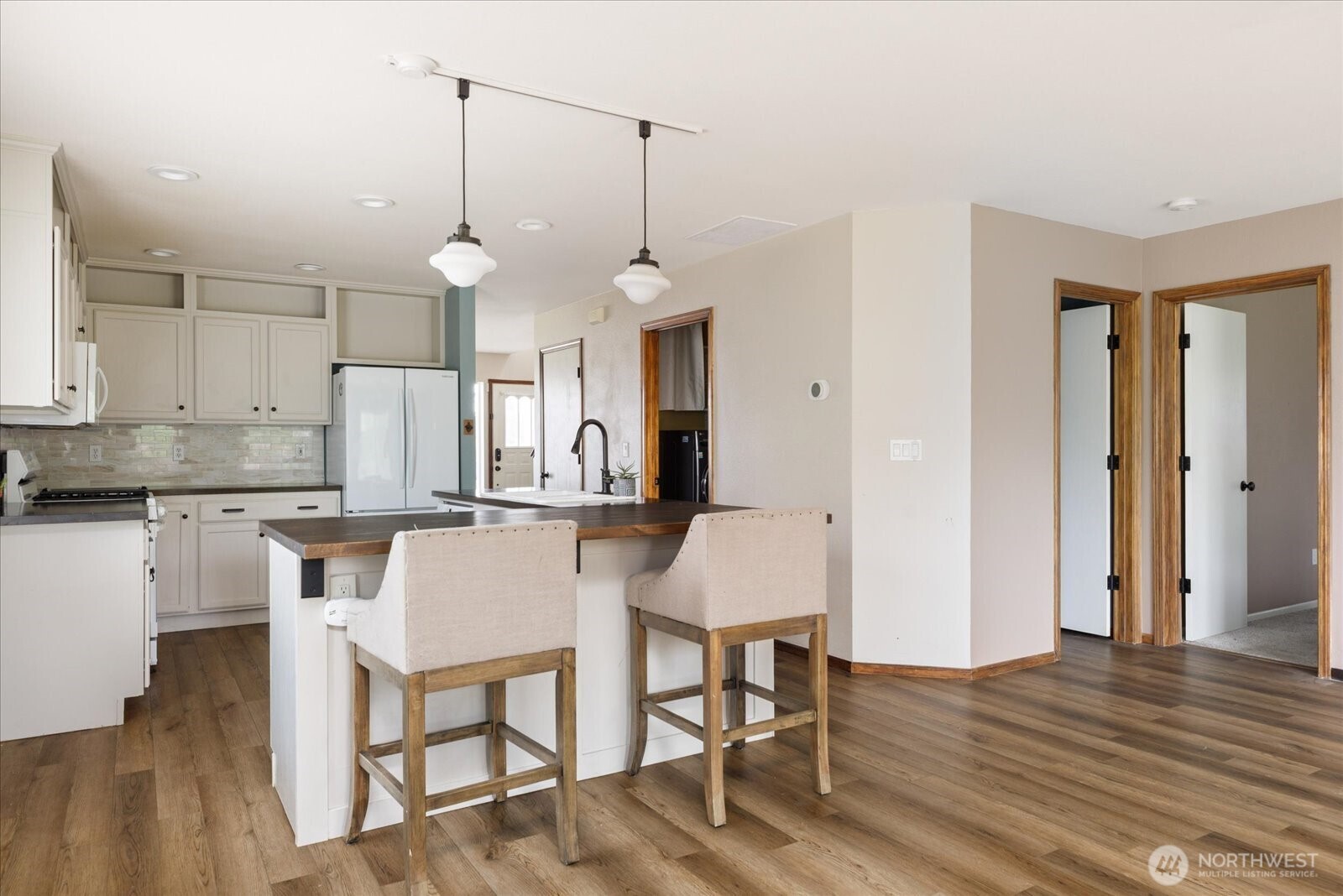 1958 SW Rock Rose Drive , Oak Harbor, WA 98277