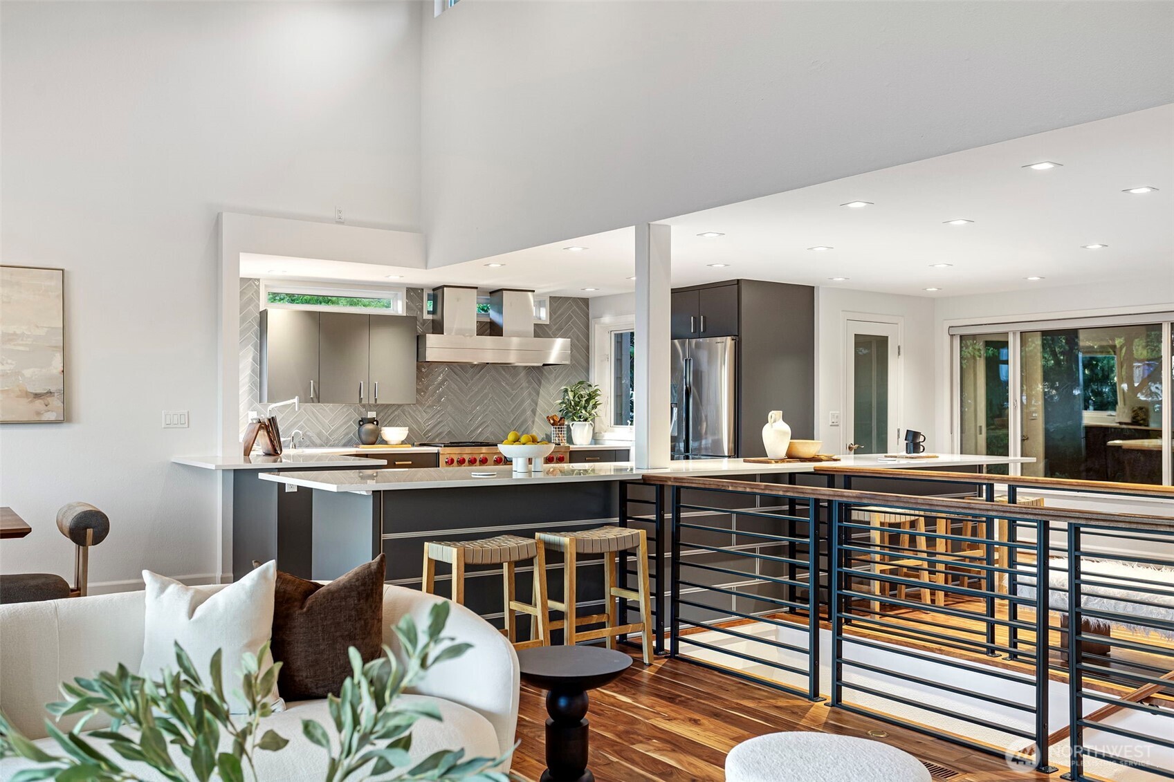 5525 Highland Drive , Bellevue, WA 98006