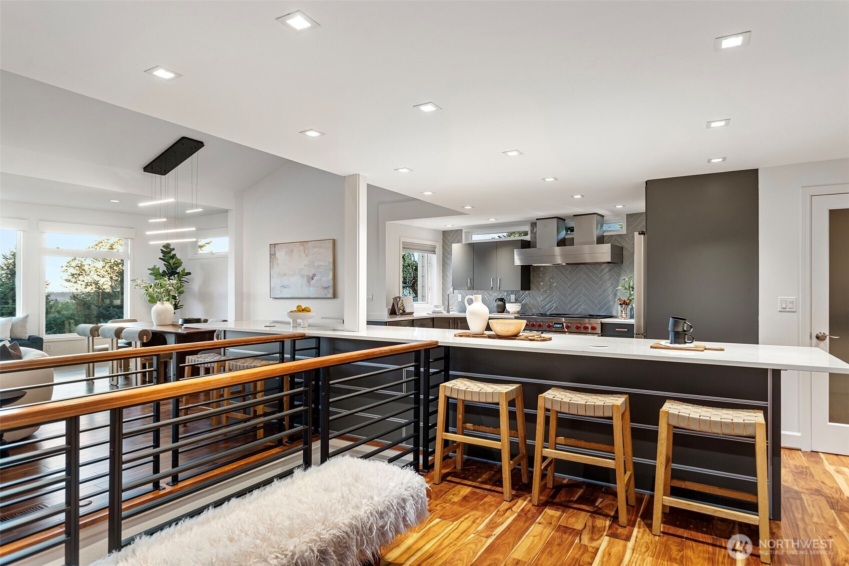 5525 Highland Drive , Bellevue, WA 98006
