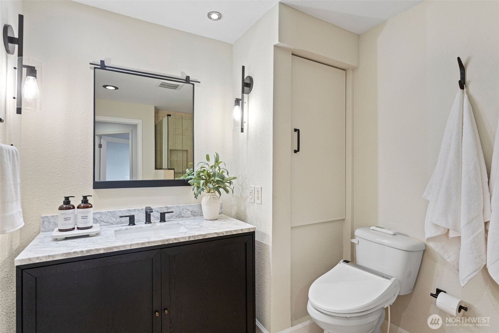 5525 Highland Drive , Bellevue, WA 98006