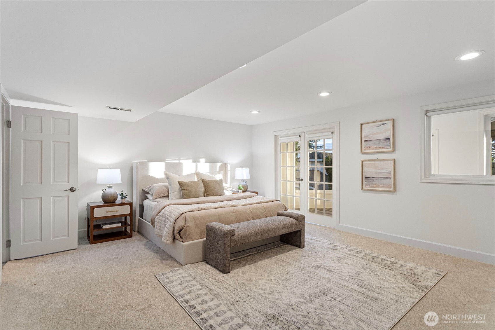 5525 Highland Drive , Bellevue, WA 98006