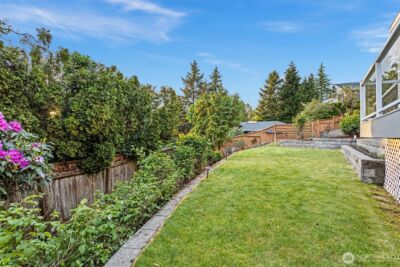 5525 Highland Drive , Bellevue, WA 98006 - Photo 32
