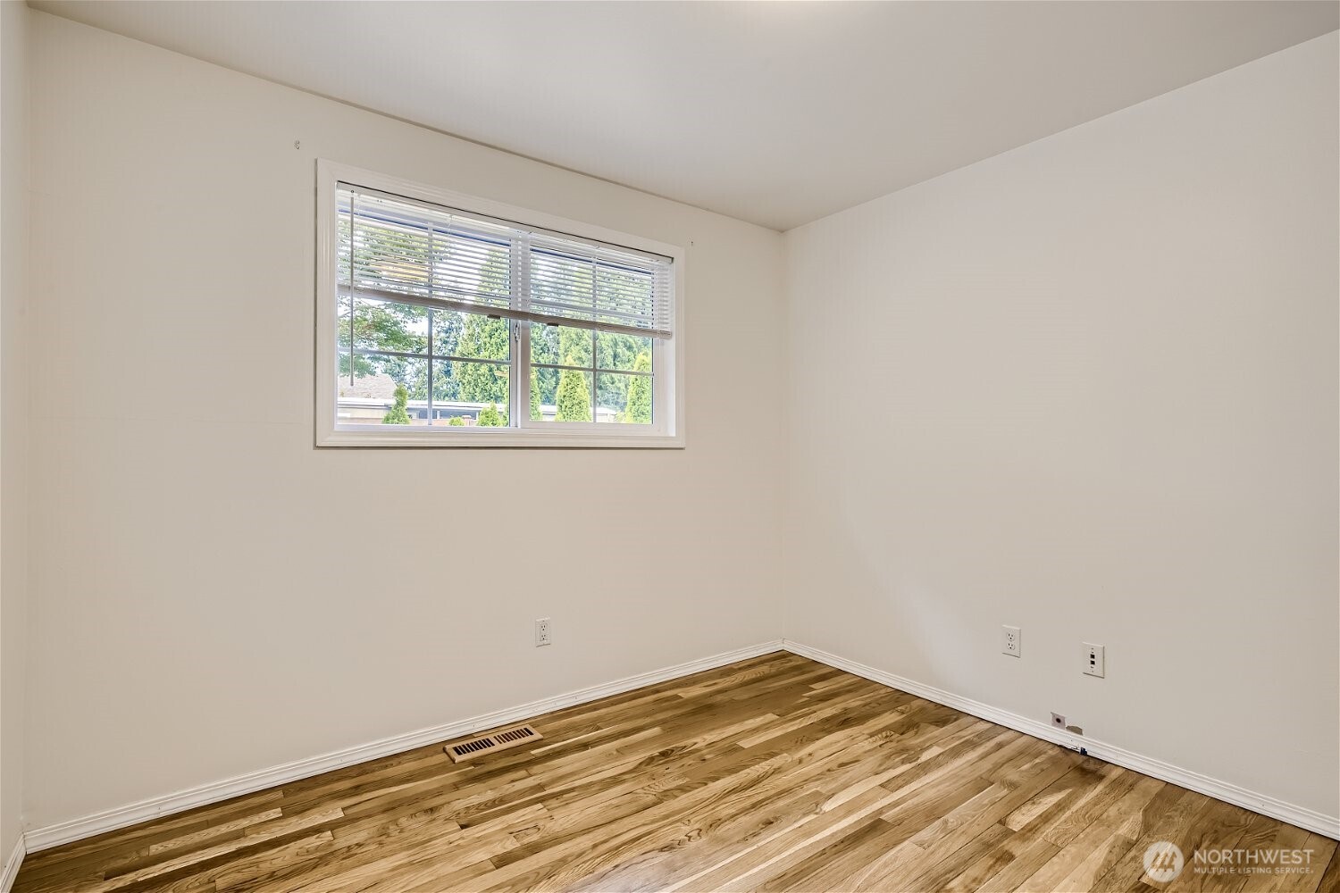 14379 104th Avenue NE, Kirkland, WA 98034