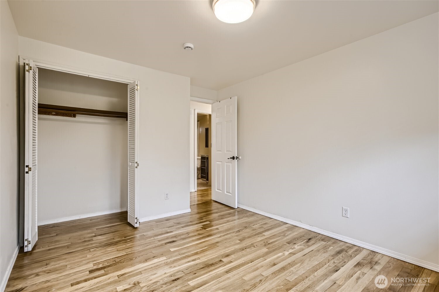 14379 104th Avenue NE, Kirkland, WA 98034