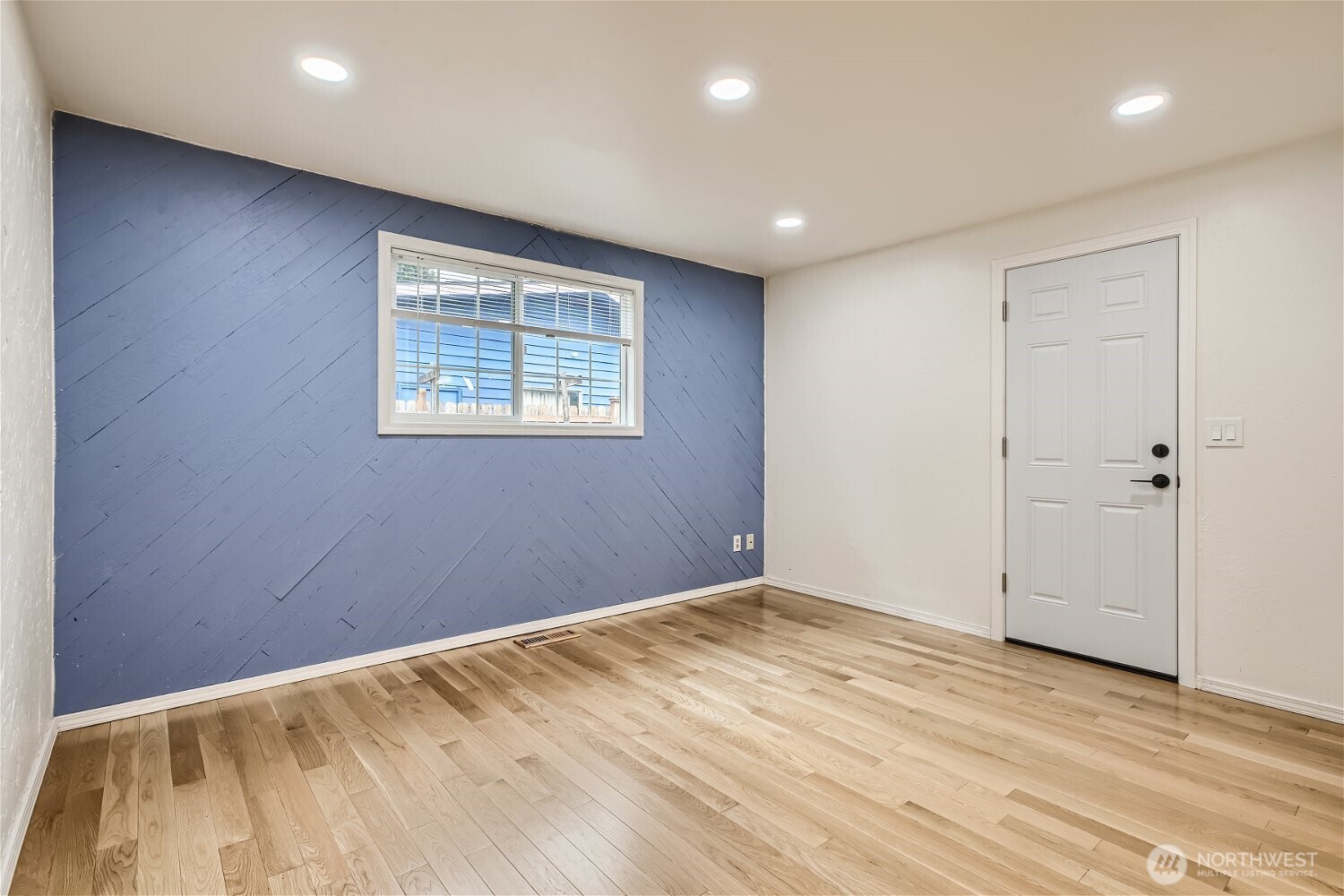 14379 104th Avenue NE, Kirkland, WA 98034