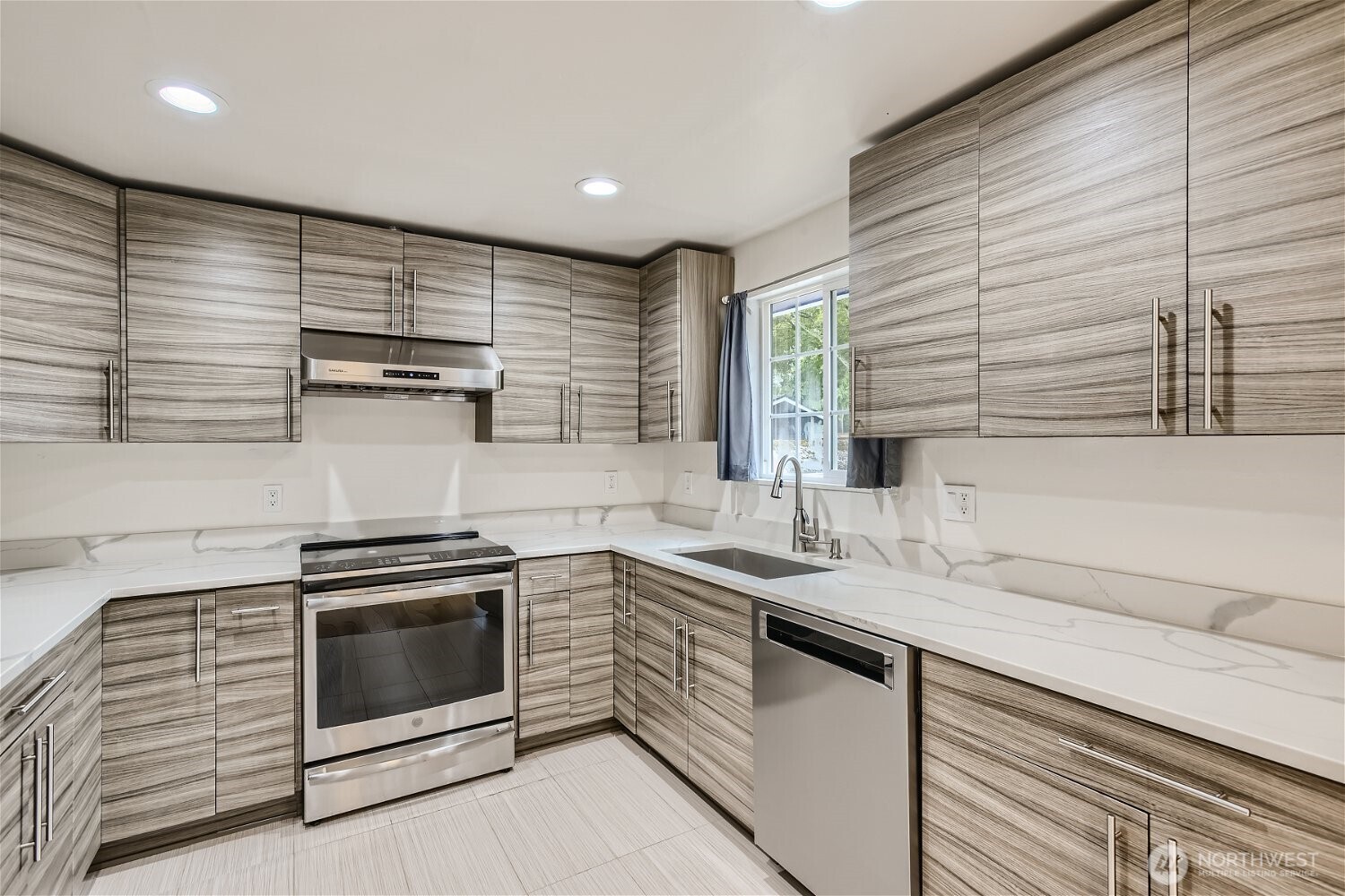 14379 104th Avenue NE, Kirkland, WA 98034