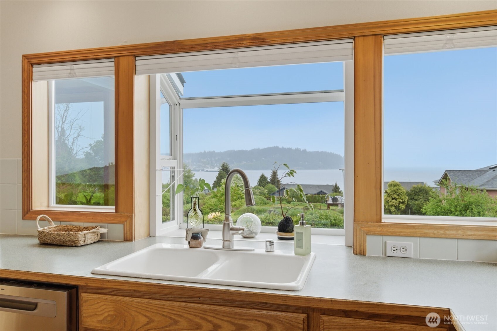 11956 NE Jefferson Point Road , Kingston, WA 98346