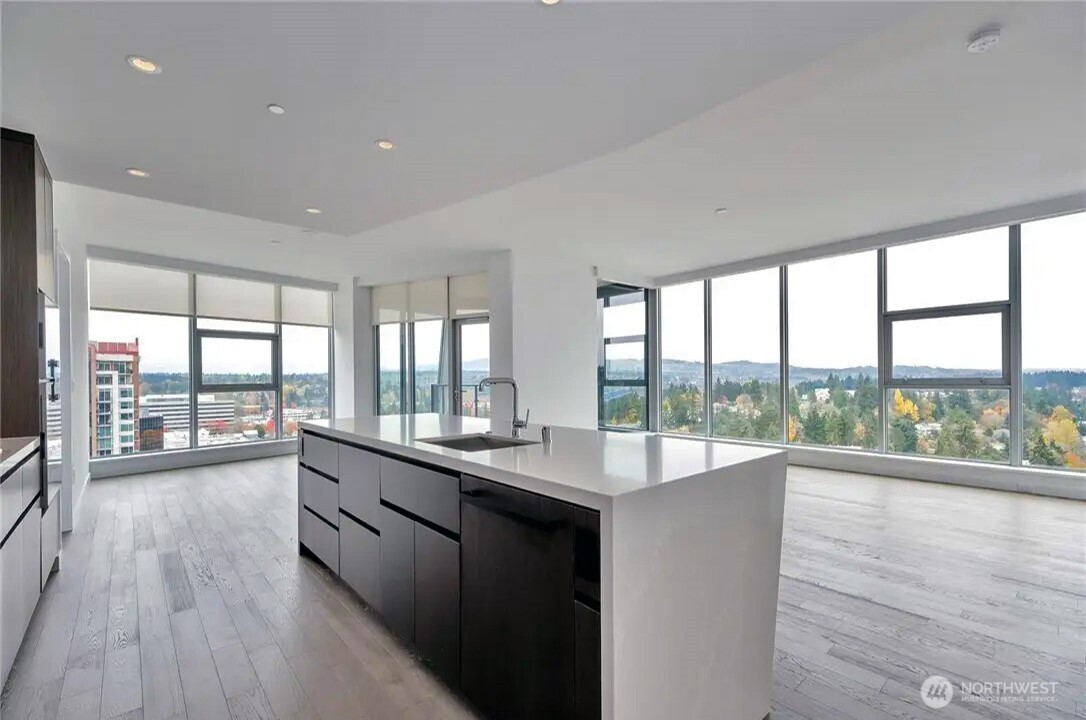 188 Bellevue Way NE #1905, Bellevue, WA 98004