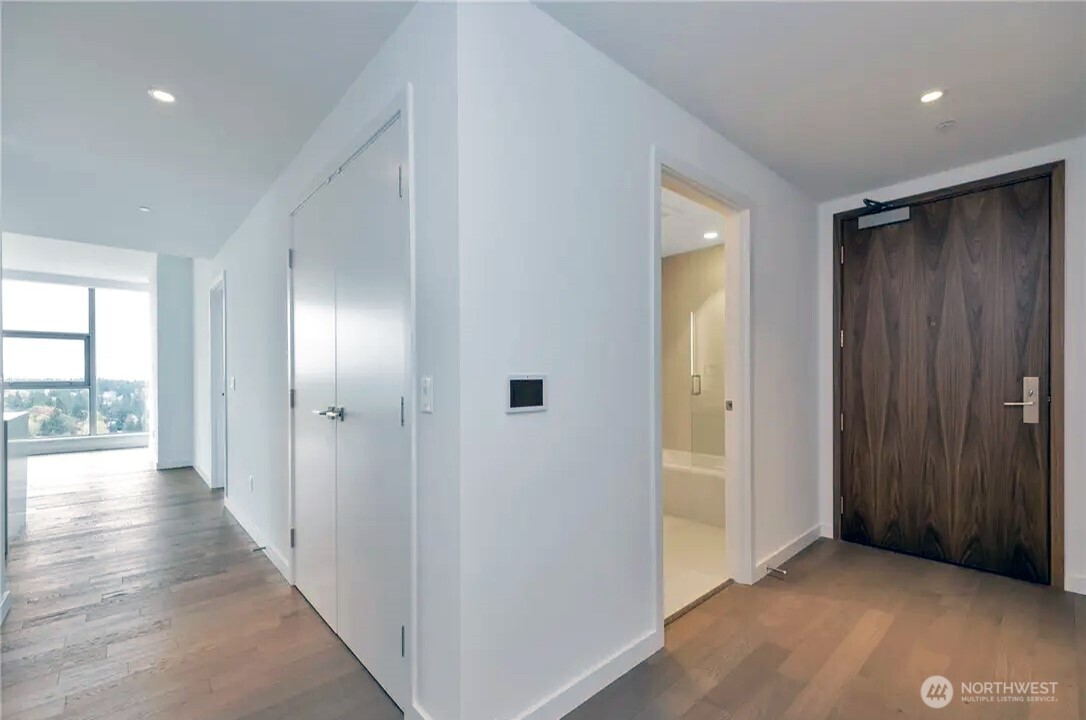 188 Bellevue Way NE #1905, Bellevue, WA 98004