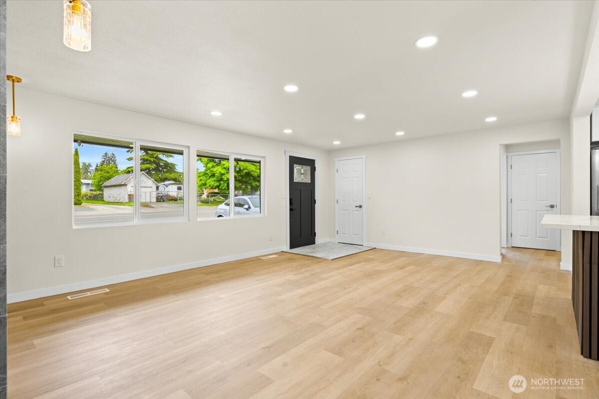 308 E 84 Street , Tacoma, WA 98445