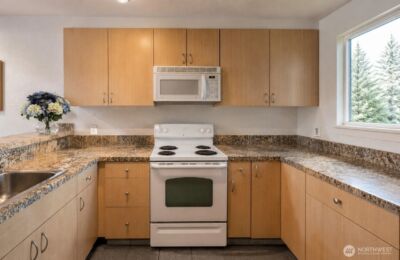 12511 SE 41st Place #A301, Bellevue, WA 98006 - Photo 4
