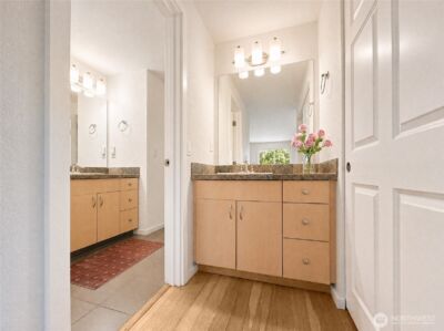 12511 SE 41st Place #A301, Bellevue, WA 98006 - Photo 9