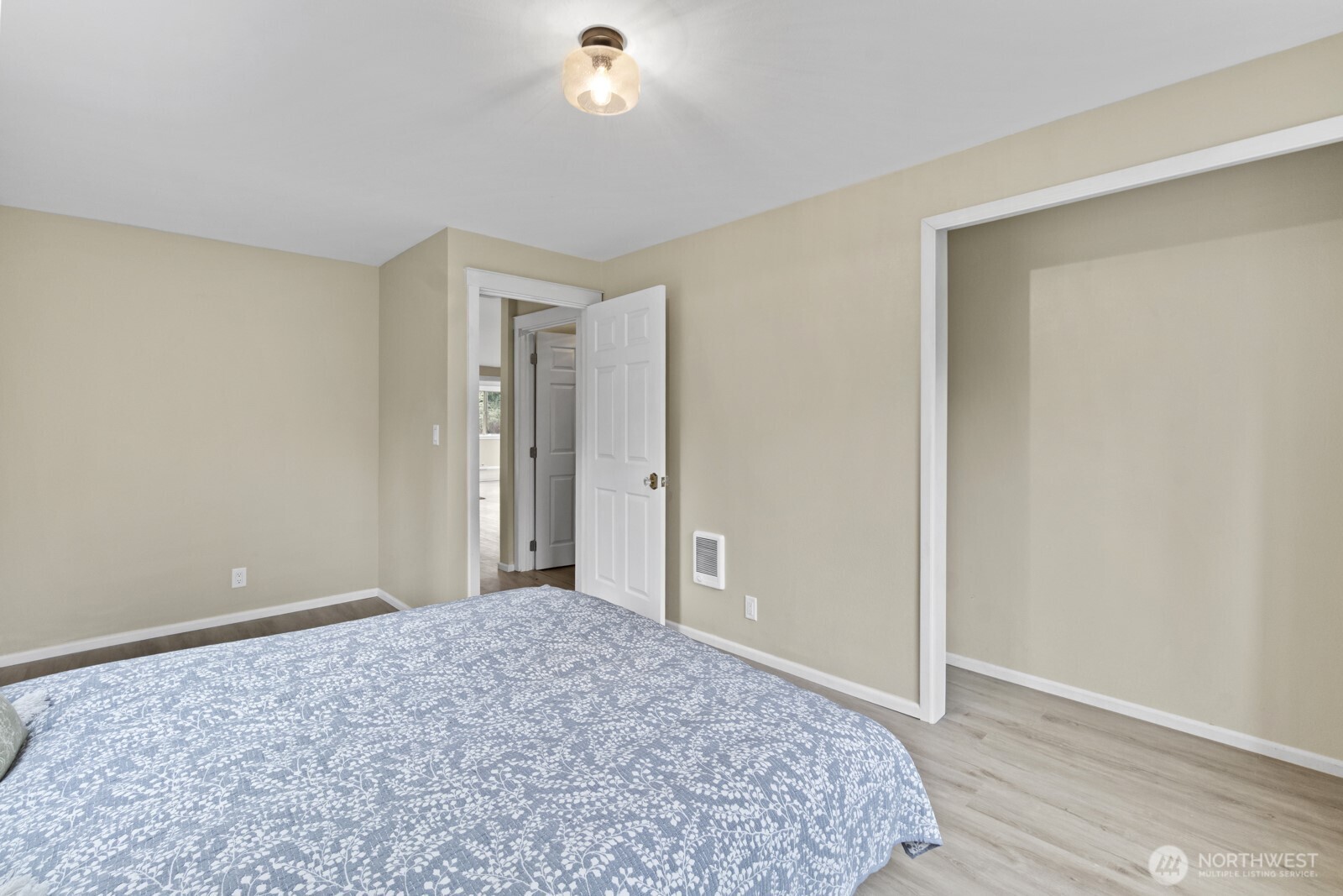 39618 E meridian , Eatonville, WA 98328