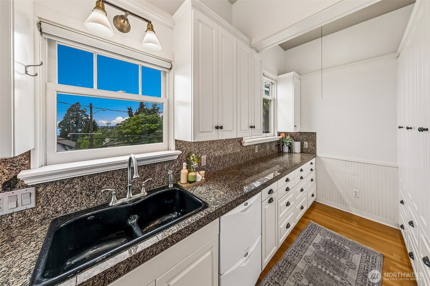 1225 9th Avenue W, Seattle, WA 98119