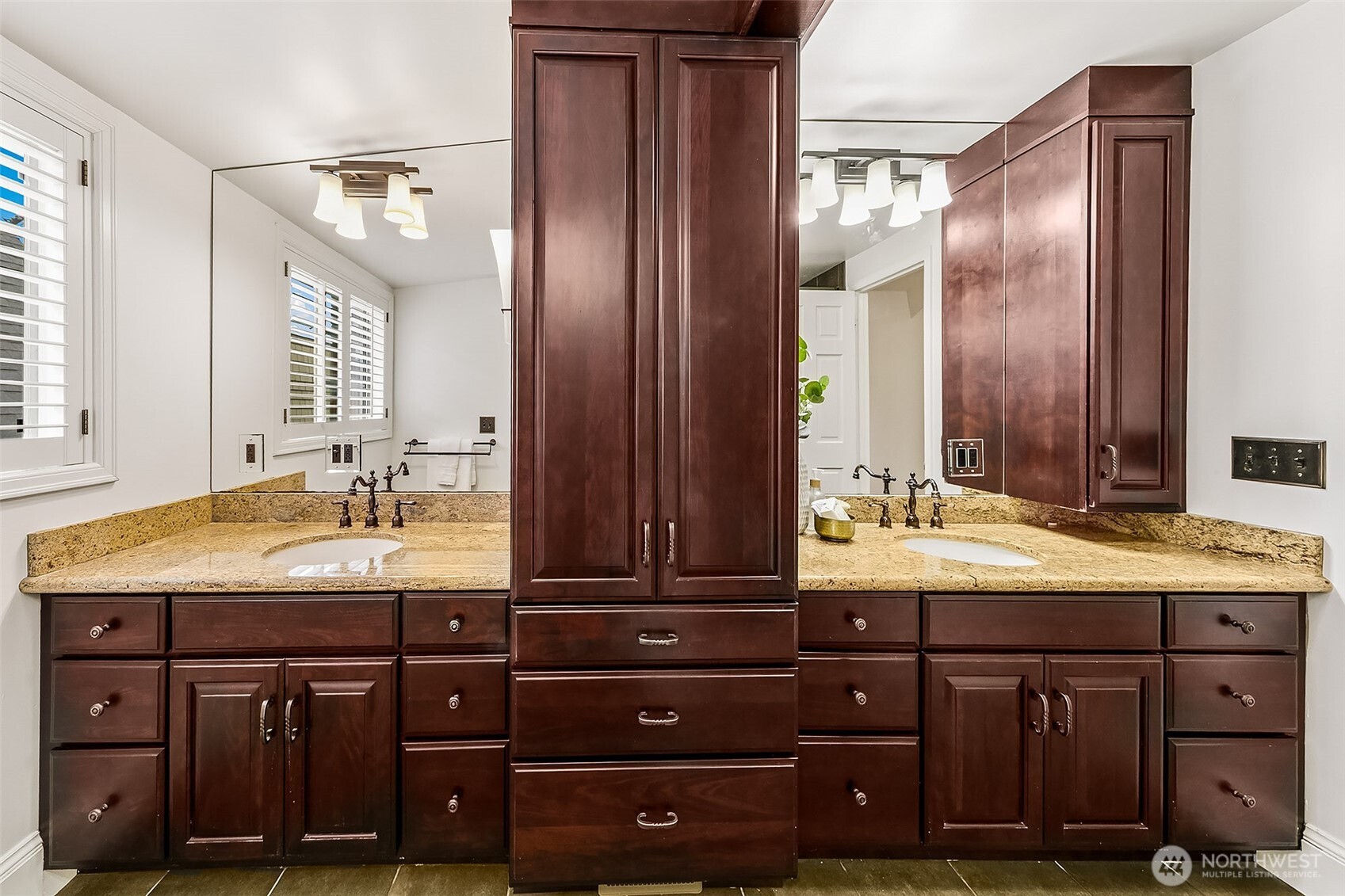 1225 9th Avenue W, Seattle, WA 98119