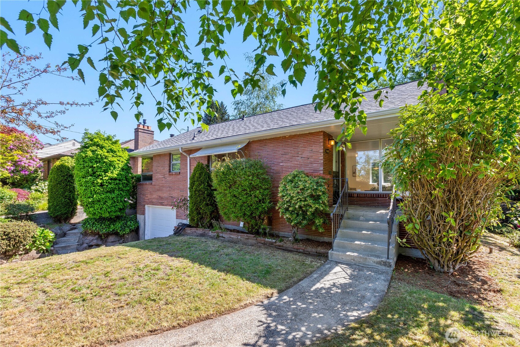 6542 43rd Avenue NE, Seattle, WA 98115-7538