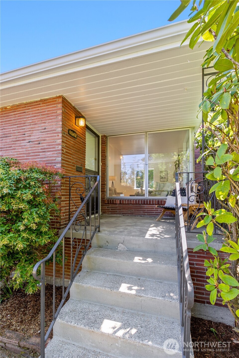 6542 43rd Avenue NE, Seattle, WA 98115-7538