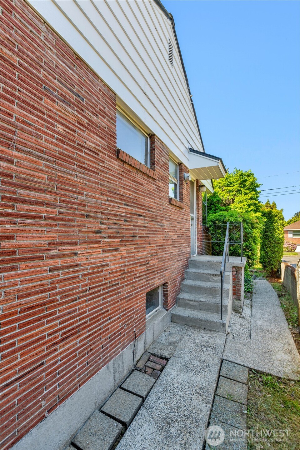 6542 43rd Avenue NE, Seattle, WA 98115-7538