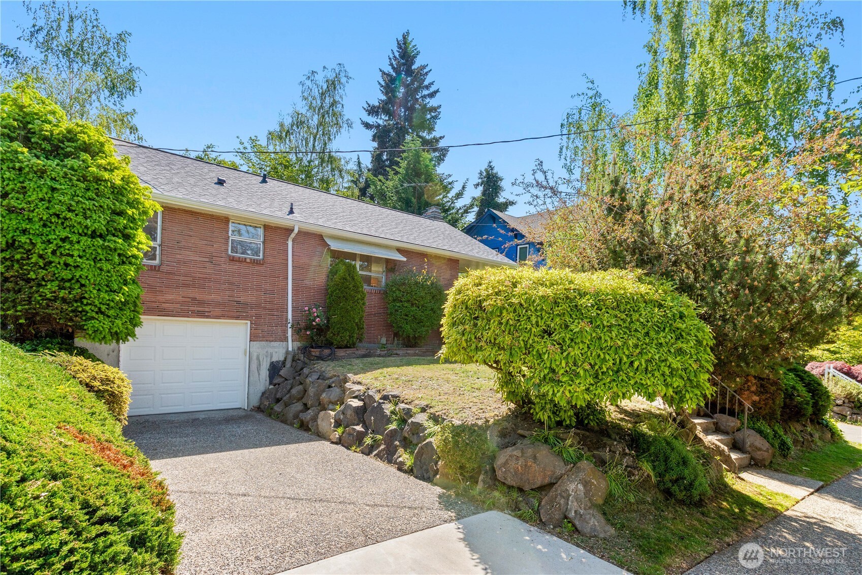 6542 43rd Avenue NE, Seattle, WA 98115-7538