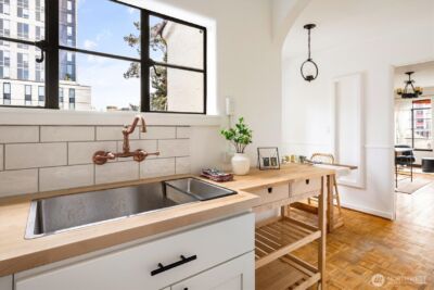 1106 NE 42nd #19, Seattle, WA 98105 - Photo 17
