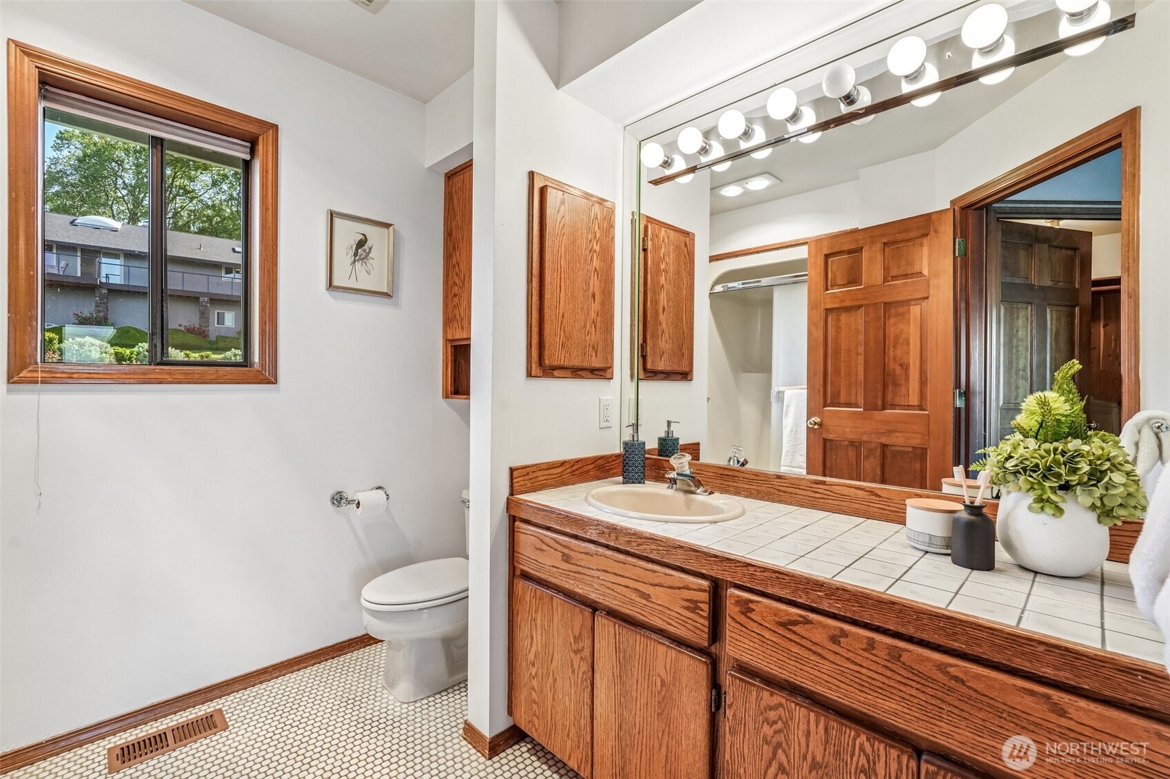 8914 NW Lakecrest Avenue , Vancouver, WA 98665