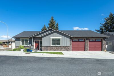 227 Pershing Circle , Wenatchee, WA 98801 - Photo 2