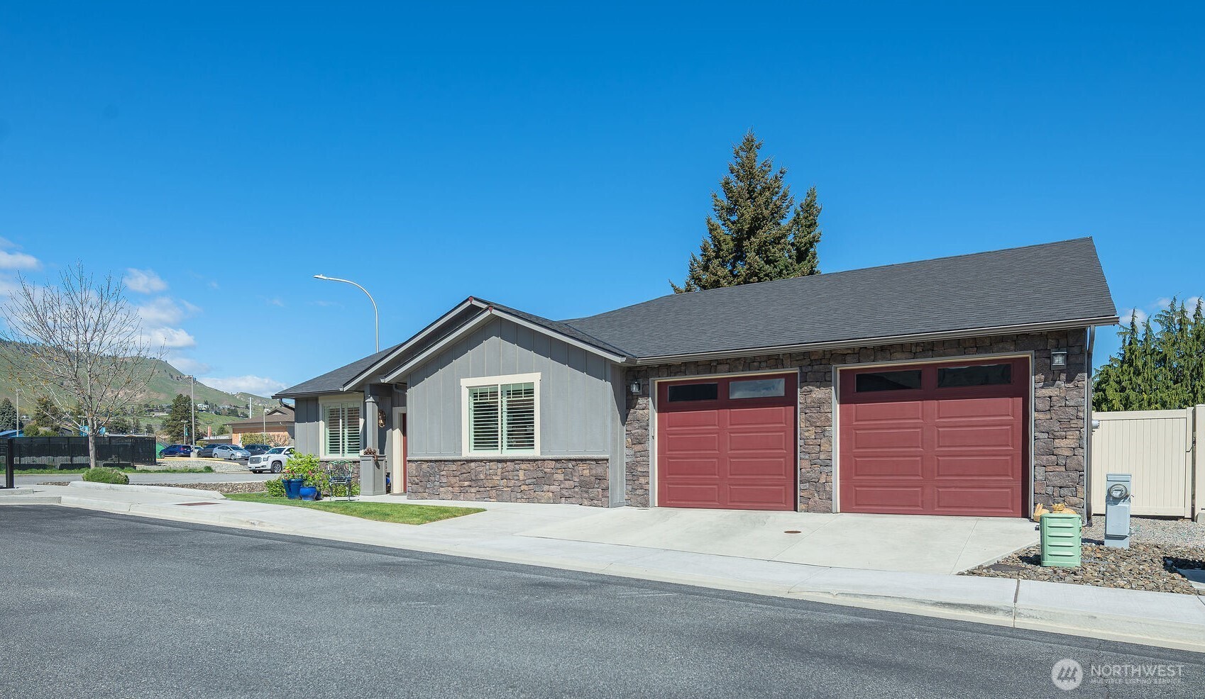 227 Pershing Circle , Wenatchee, WA 98801