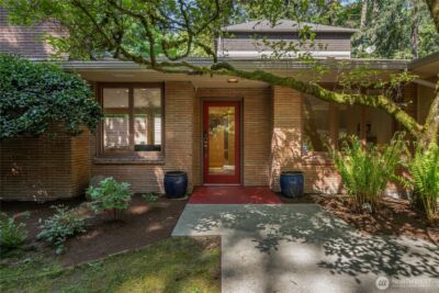 1207 NE 140th Street , Seattle, WA 98125