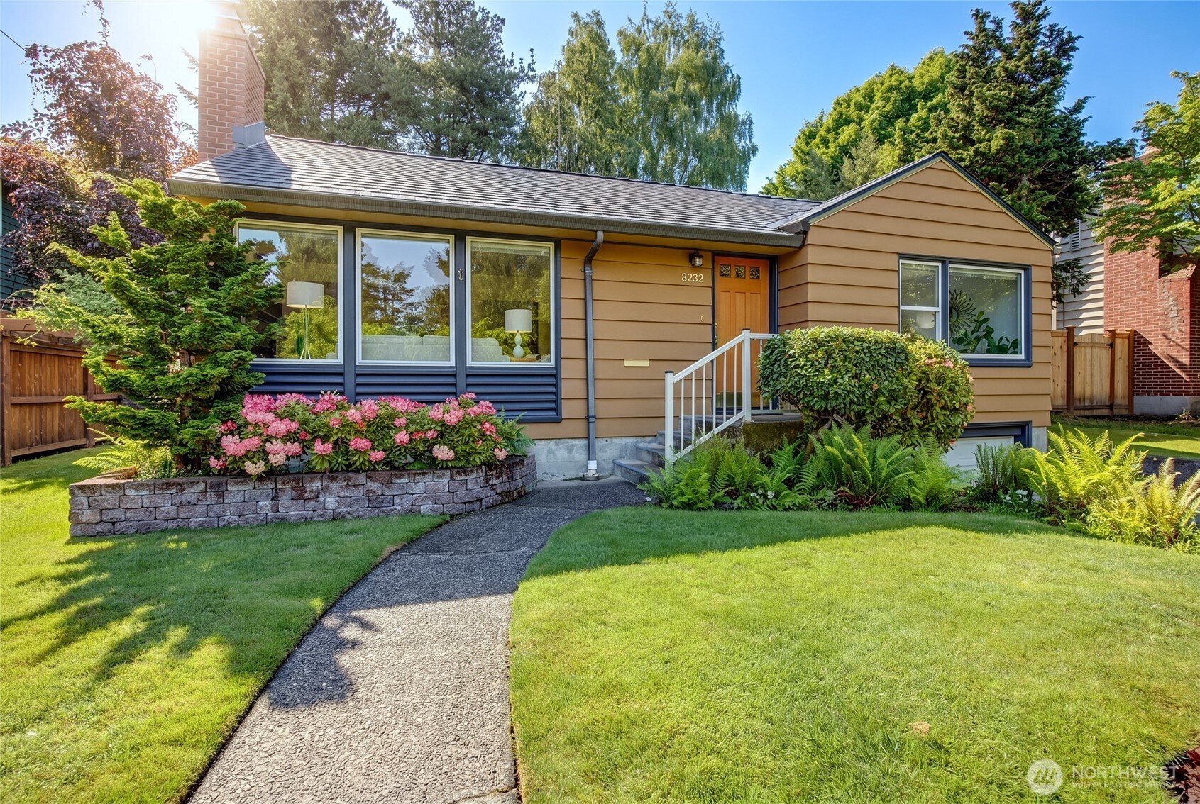 8232 39th Avenue NE, Seattle, WA 98115