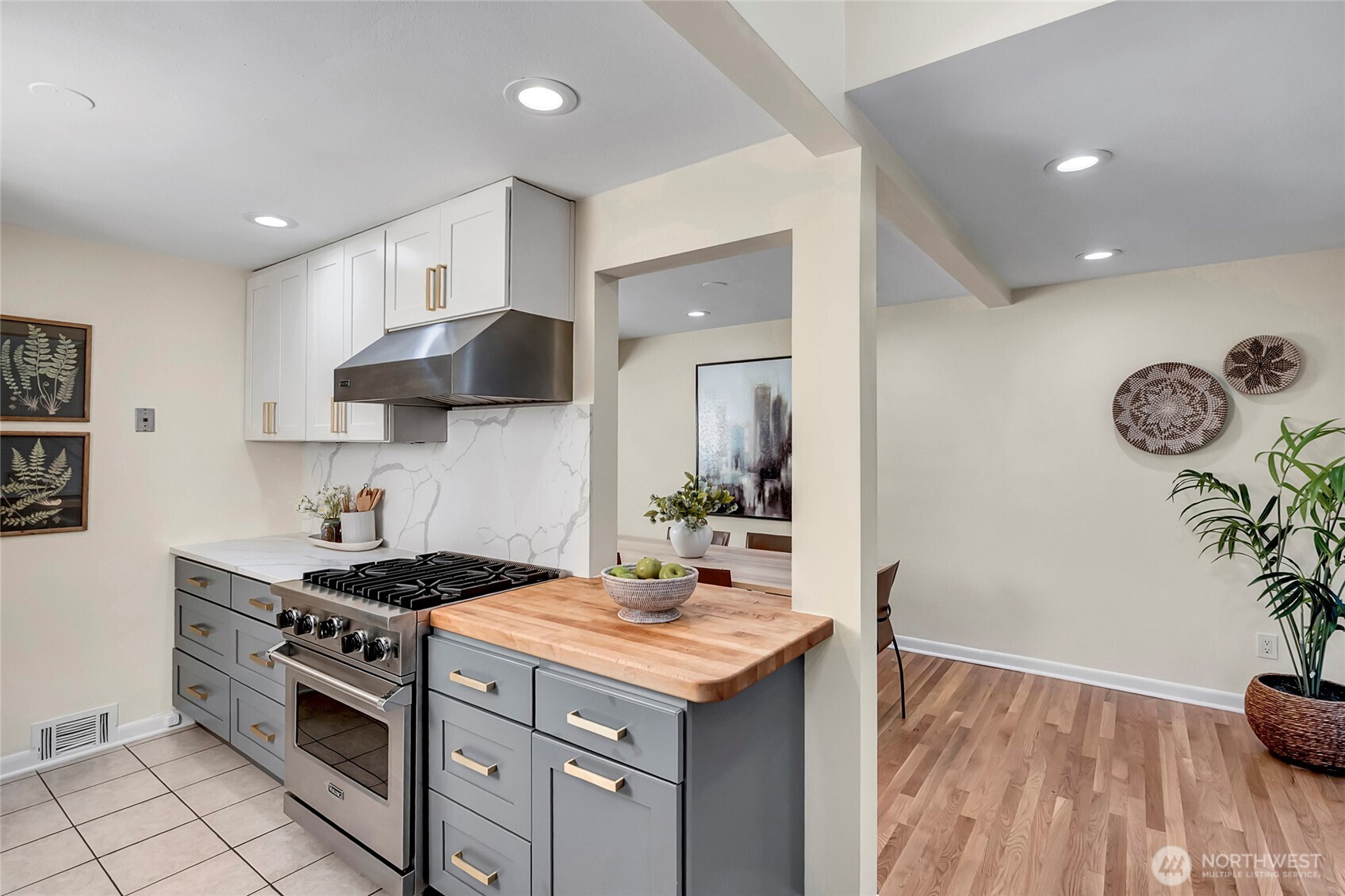 8232 39th Avenue NE, Seattle, WA 98115