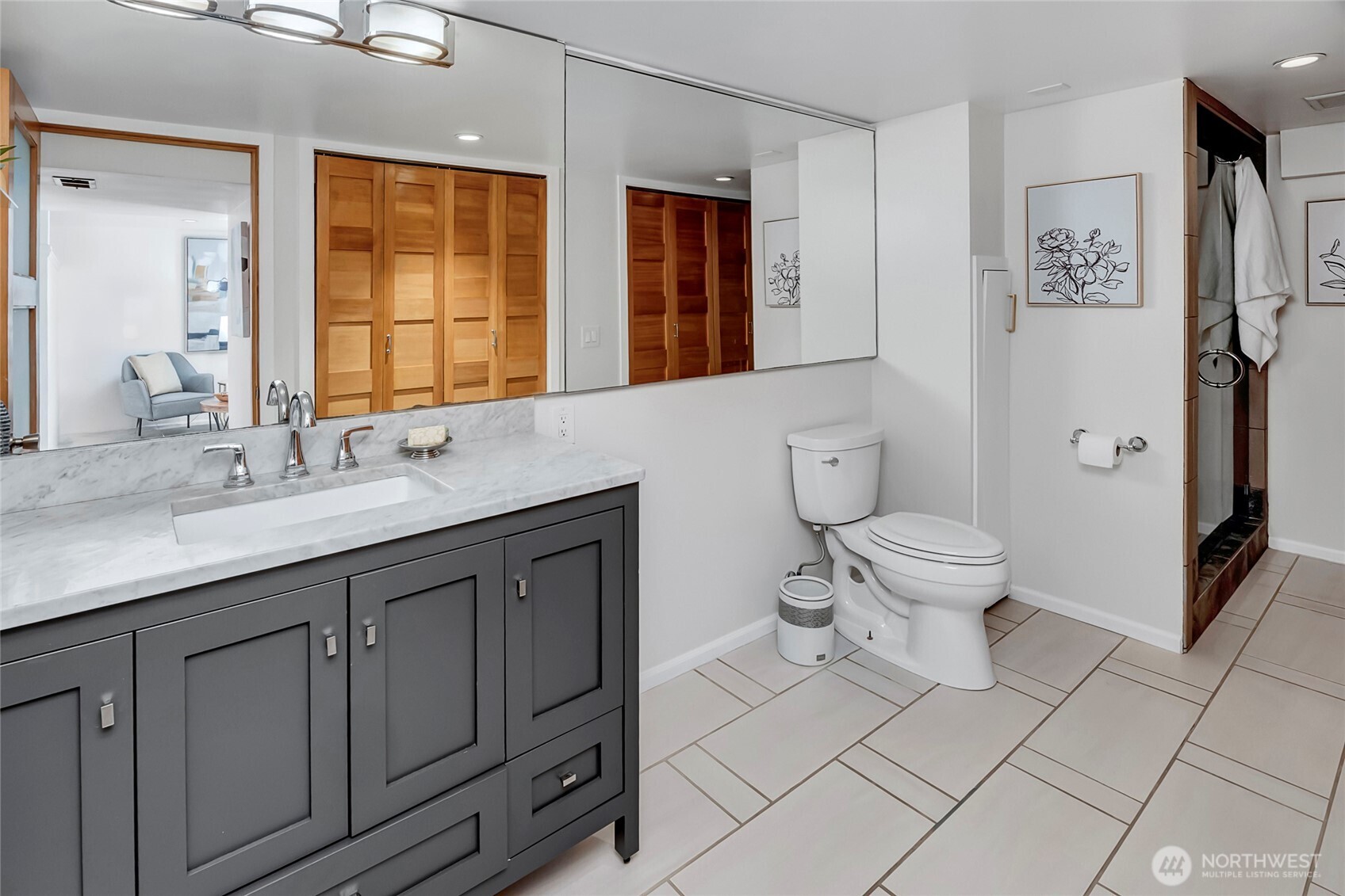8232 39th Avenue NE, Seattle, WA 98115