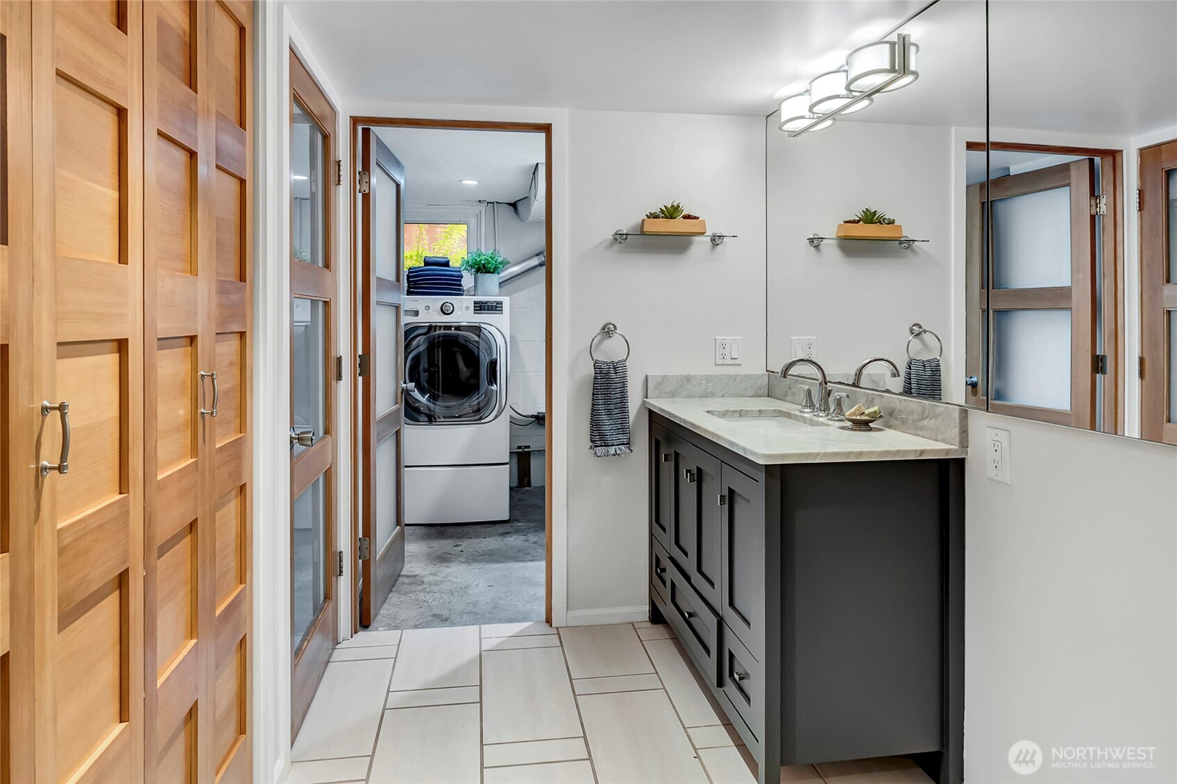 8232 39th Avenue NE, Seattle, WA 98115