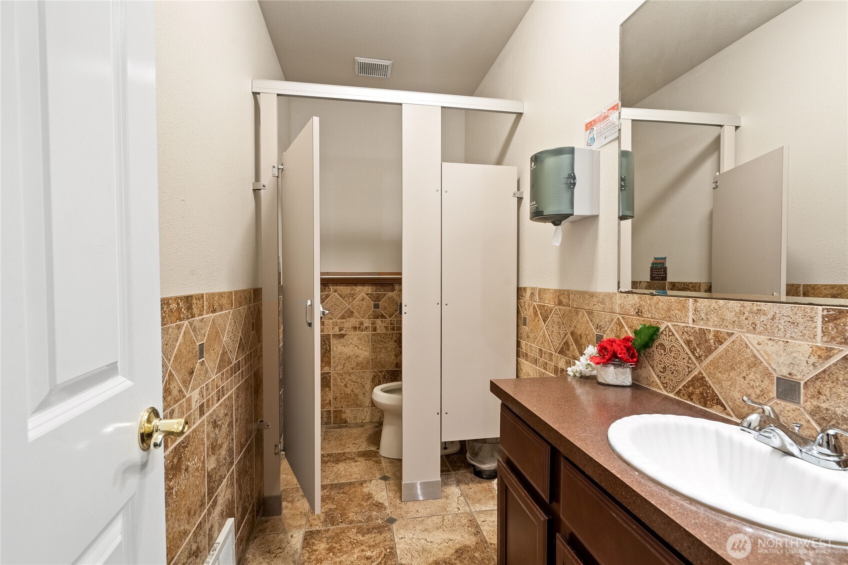 211 E Pacific Ave , Westport, WA 98595