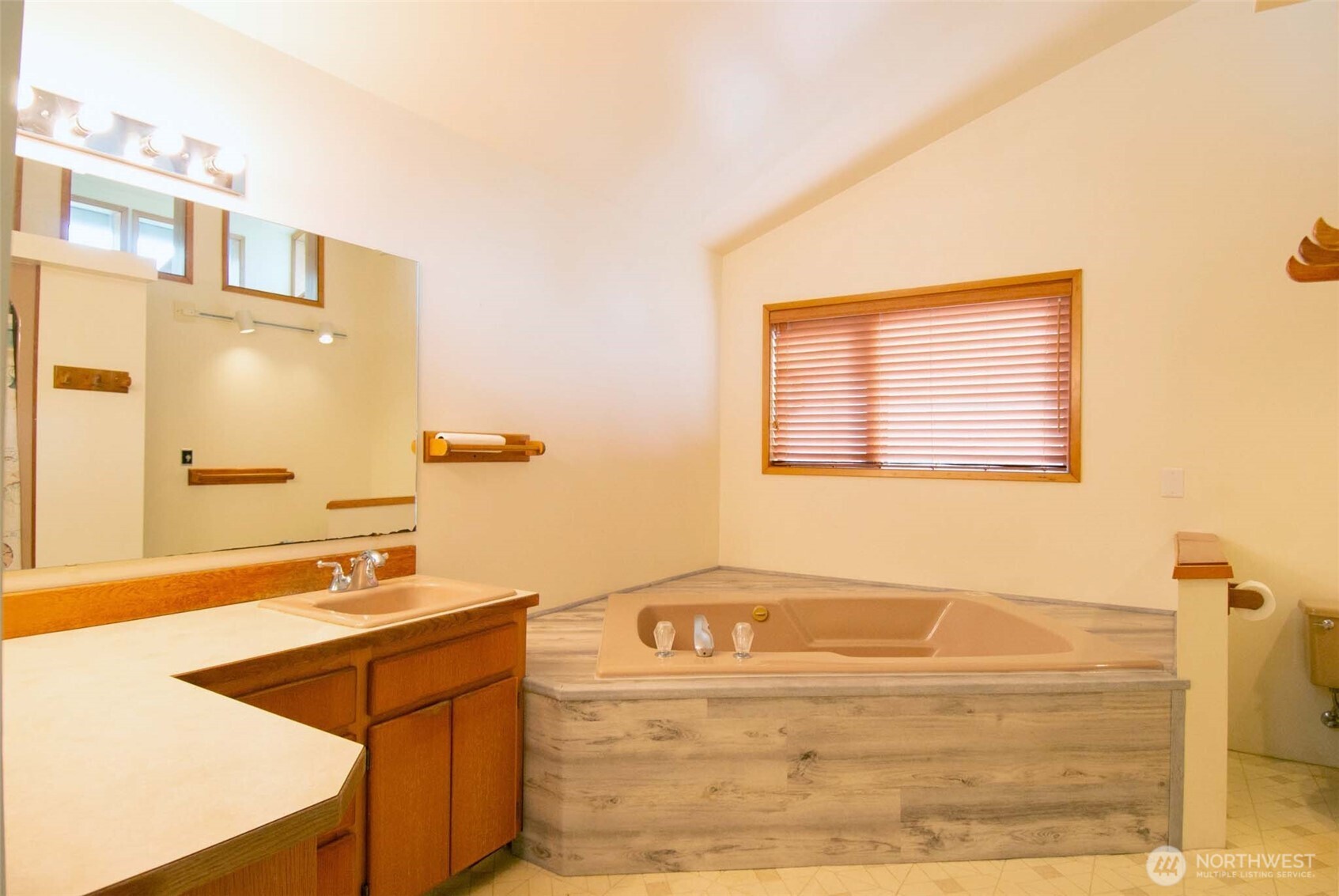 1526 36th Avenue W, Olympia, WA 98506