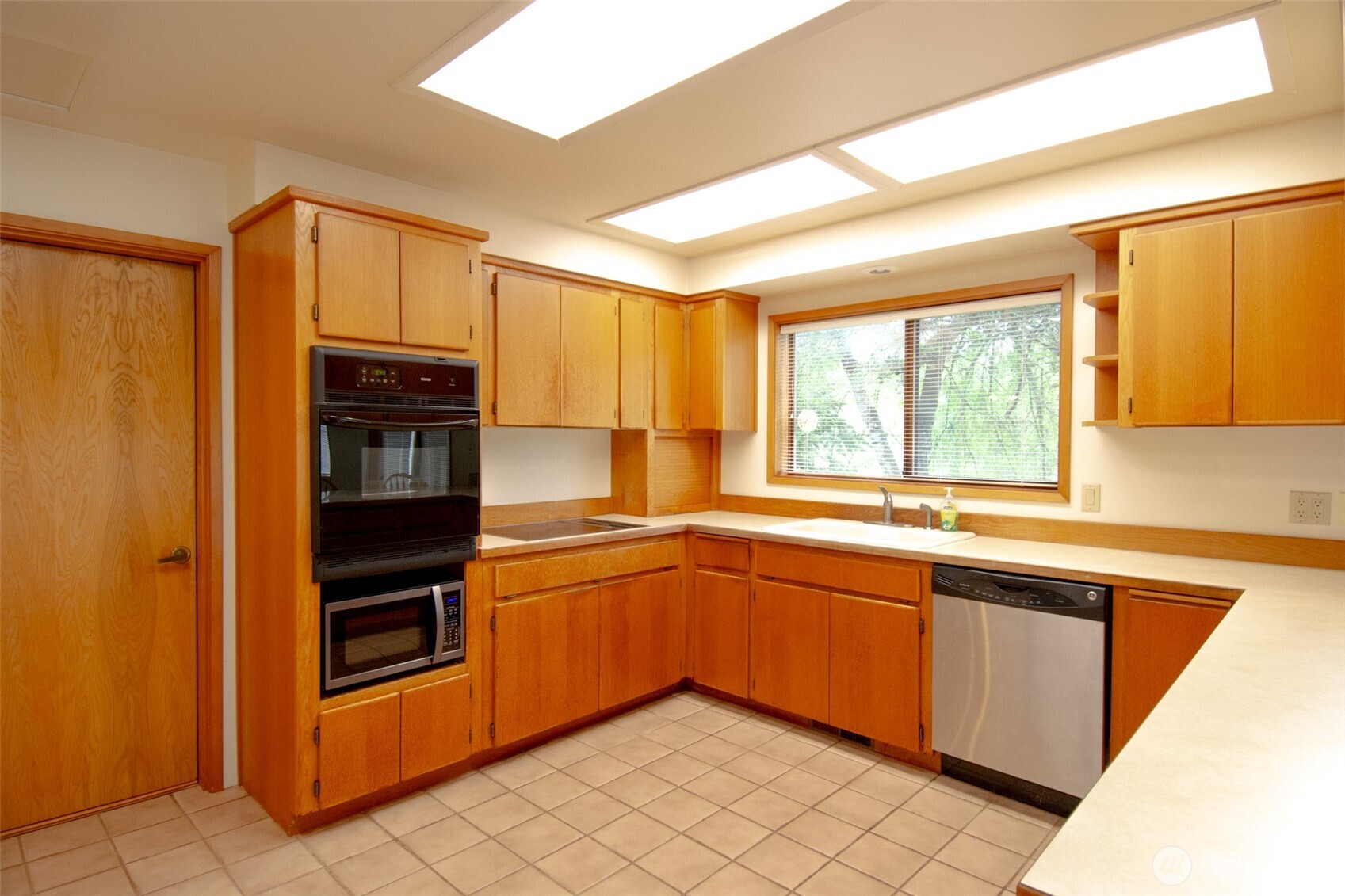 1526 36th Avenue W, Olympia, WA 98506