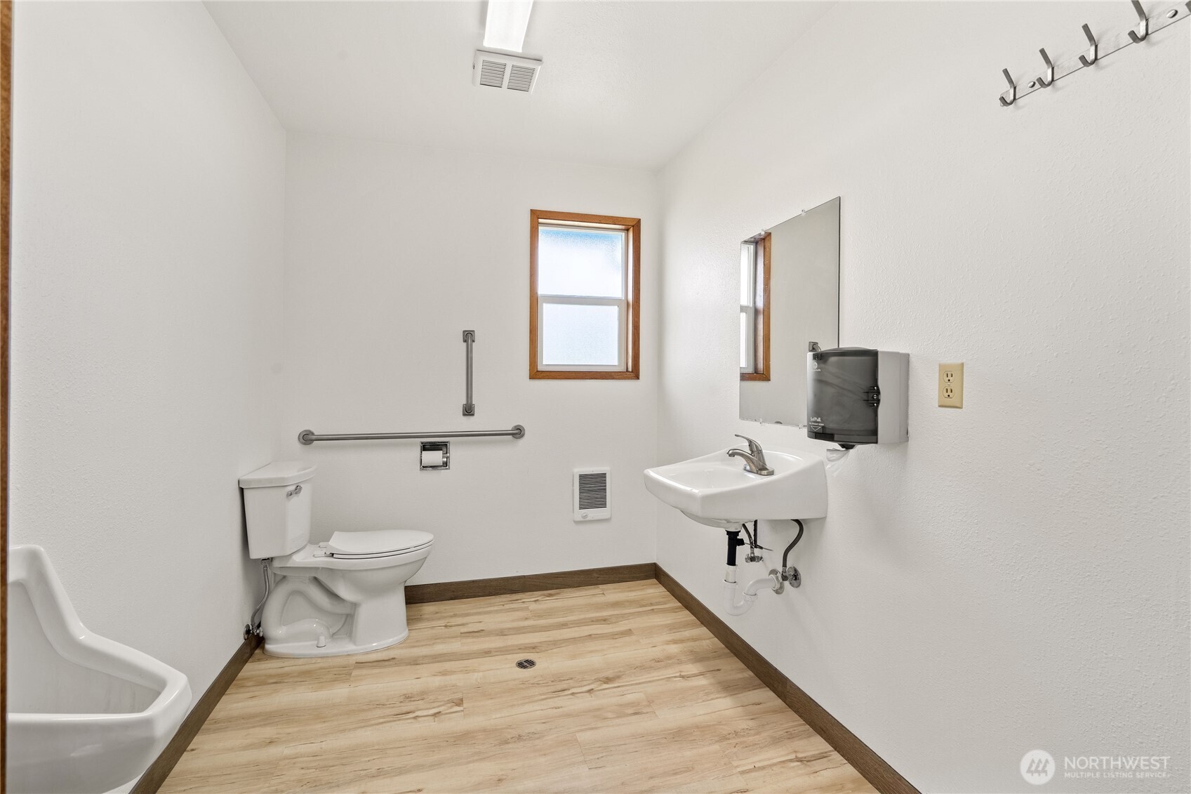 212 E Spokane Ave , Westport, WA 98595