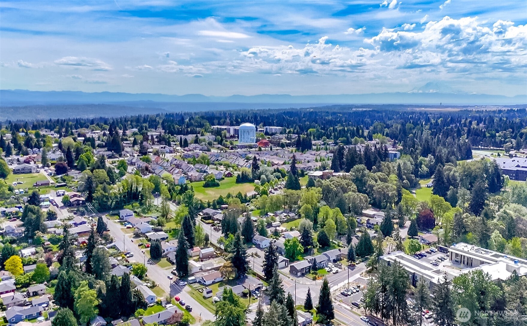 648 SW 107th Avenue , Seattle, WA 98146-1554