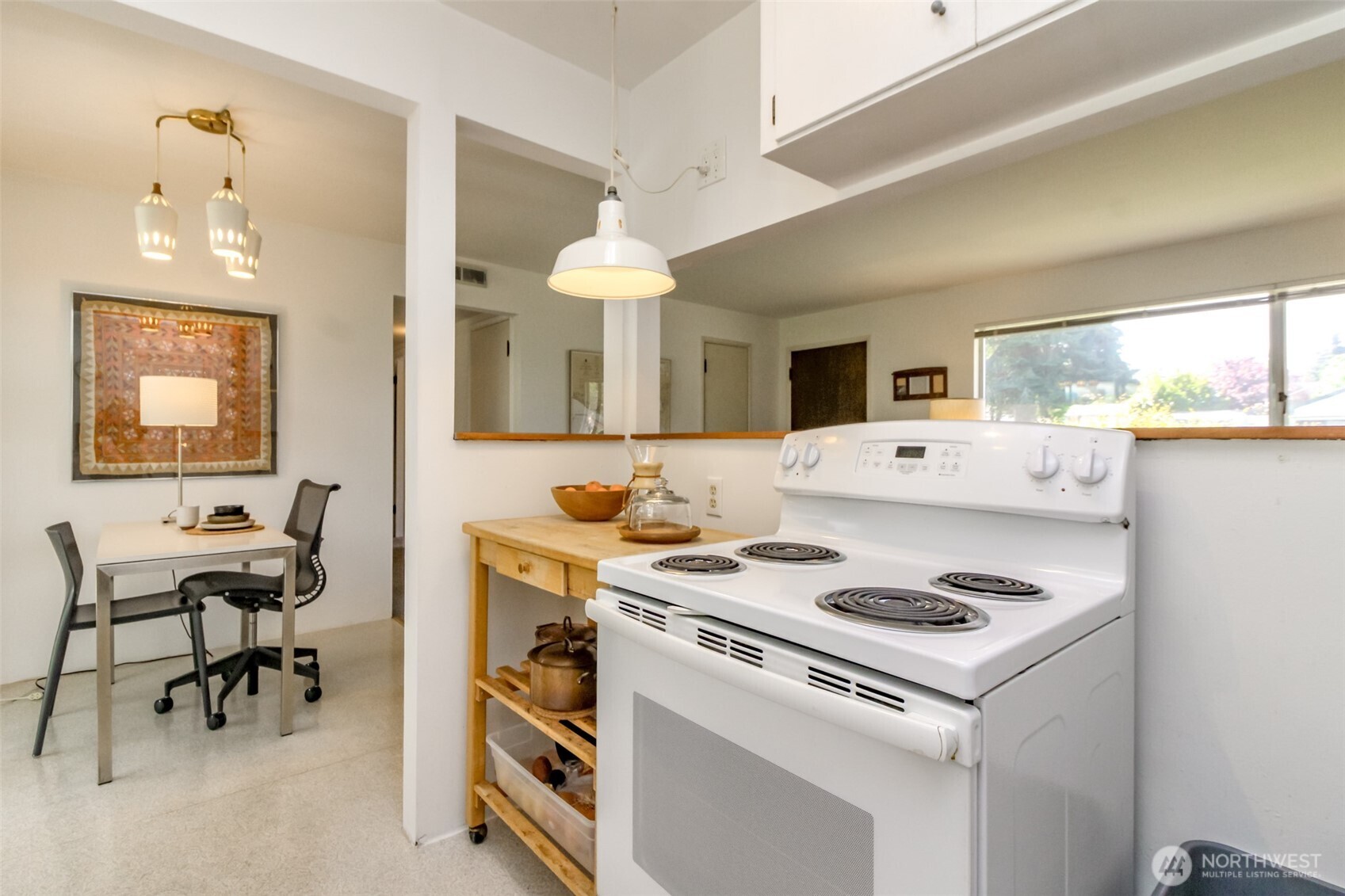 648 SW 107th Avenue , Seattle, WA 98146-1554